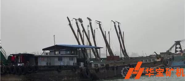 馬鞍山市水警刑警聯手破獲特大犯罪團伙盜采江砂案件抓獲46人! 馬鞍山市水警刑警聯手破獲特大犯罪團伙盜采江砂案件抓獲46人!